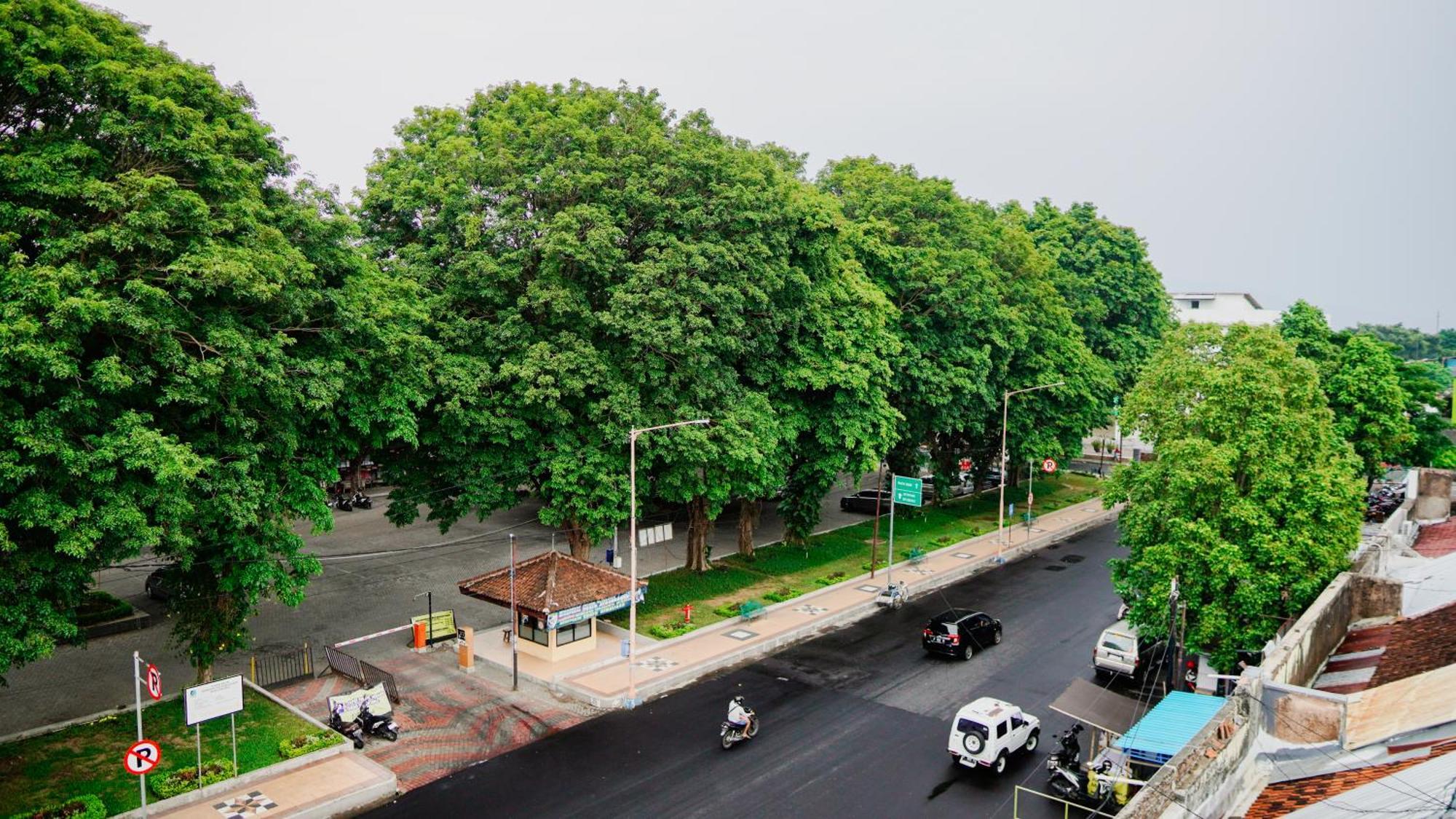 Dormitory Tourism Sritanjung Banyuwangi By Gajahsora Management エクステリア 写真