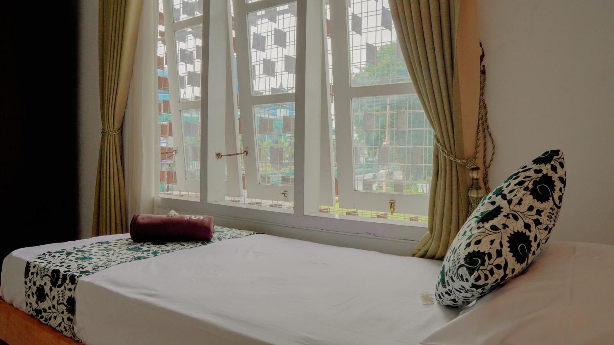 Dormitory Tourism Sritanjung Banyuwangi By Gajahsora Management エクステリア 写真