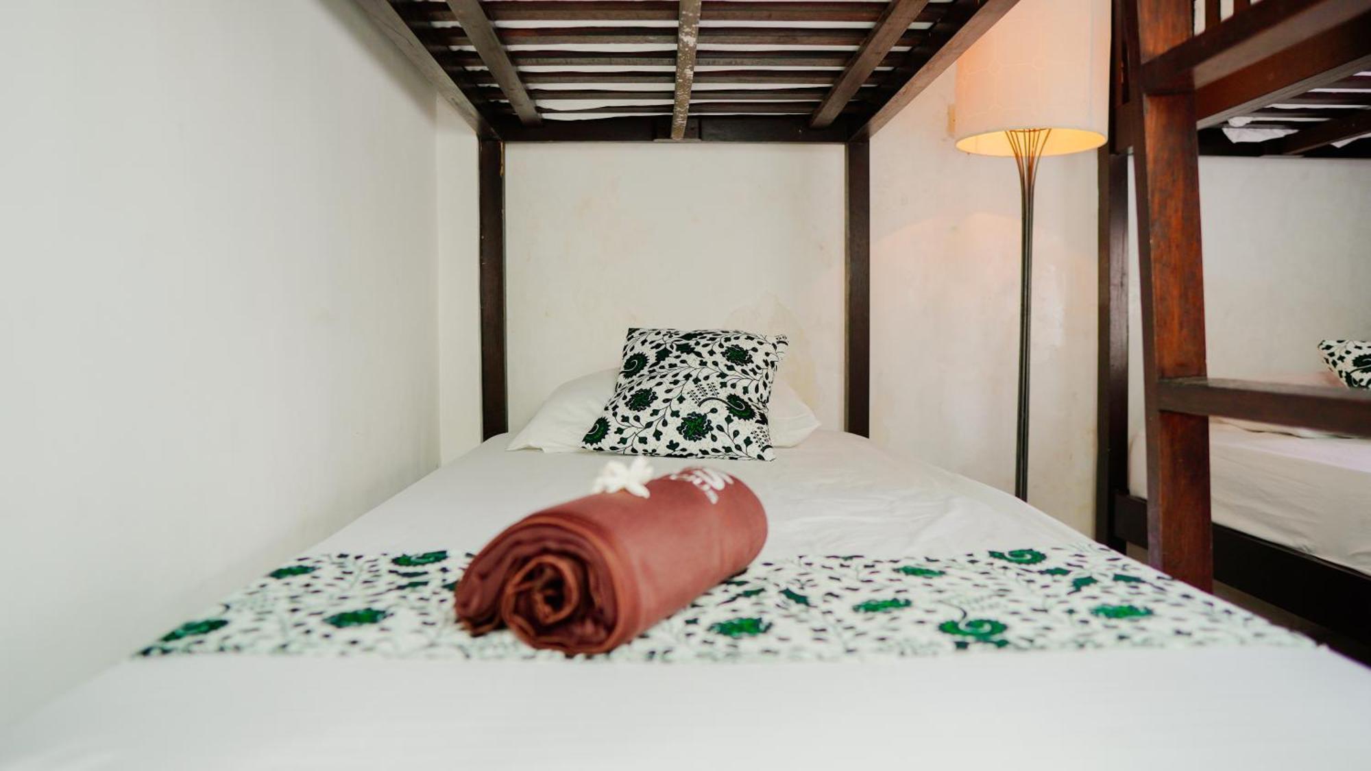 Dormitory Tourism Sritanjung Banyuwangi By Gajahsora Management エクステリア 写真